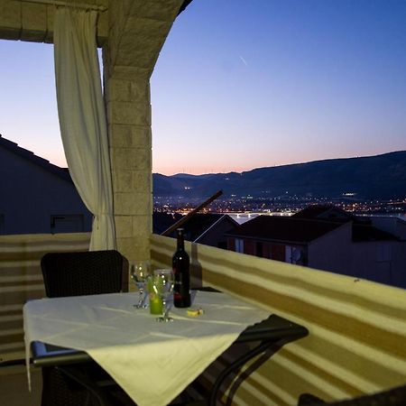 Holidays Apartments Slanada With Terrace And Sea View, Near The Beach & Town Trogir, Free Parking, Quiet Place On Peninsula Ciovo Extérieur photo