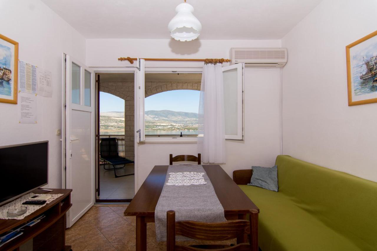 Holidays Apartments Slanada With Terrace And Sea View, Near The Beach & Town Trogir, Free Parking, Quiet Place On Peninsula Ciovo Extérieur photo