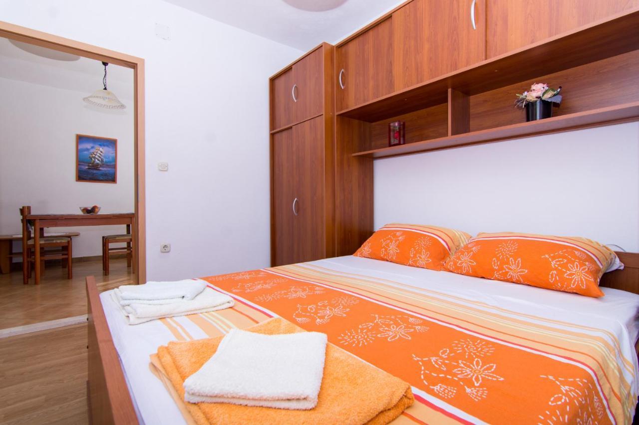 Holidays Apartments Slanada With Terrace And Sea View, Near The Beach & Town Trogir, Free Parking, Quiet Place On Peninsula Ciovo Extérieur photo