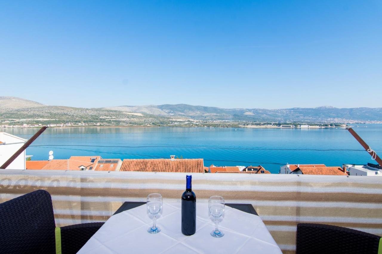 Holidays Apartments Slanada With Terrace And Sea View, Near The Beach & Town Trogir, Free Parking, Quiet Place On Peninsula Ciovo Extérieur photo
