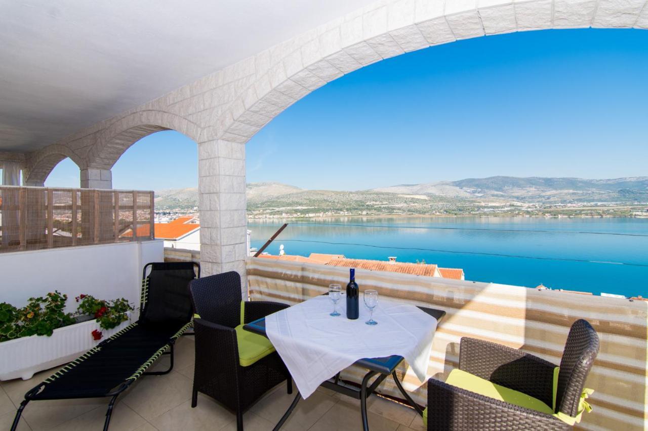Holidays Apartments Slanada With Terrace And Sea View, Near The Beach & Town Trogir, Free Parking, Quiet Place On Peninsula Ciovo Extérieur photo