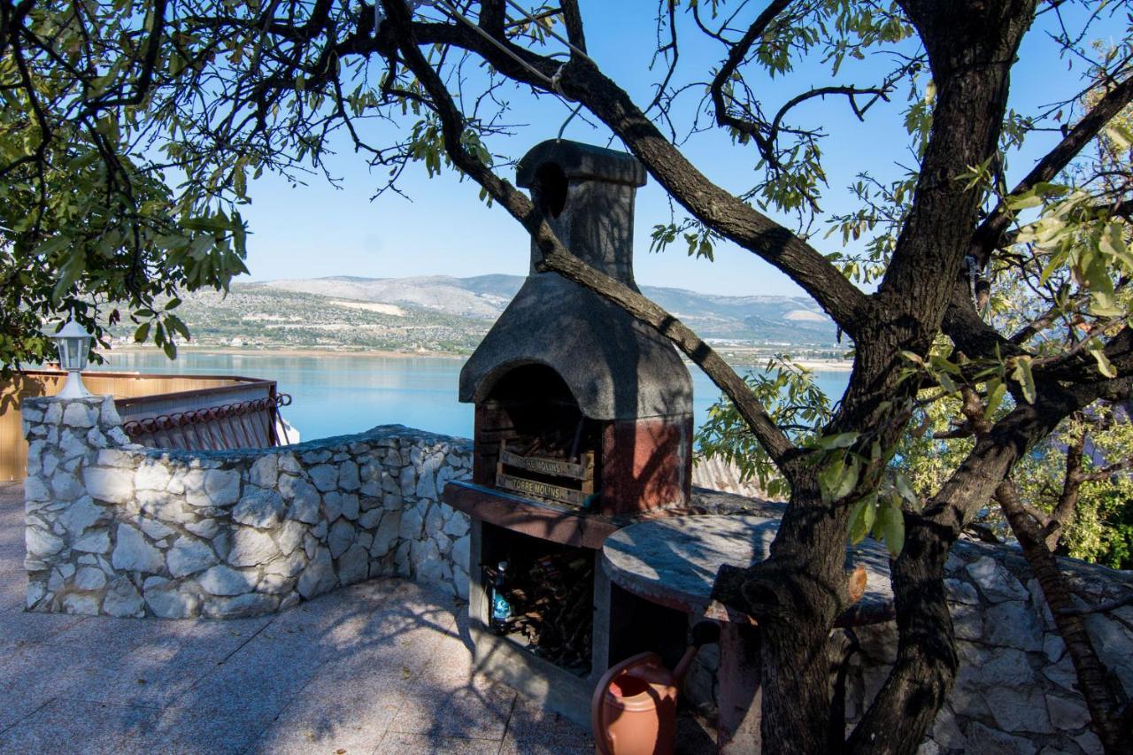Holidays Apartments Slanada With Terrace And Sea View, Near The Beach & Town Trogir, Free Parking, Quiet Place On Peninsula Ciovo Extérieur photo