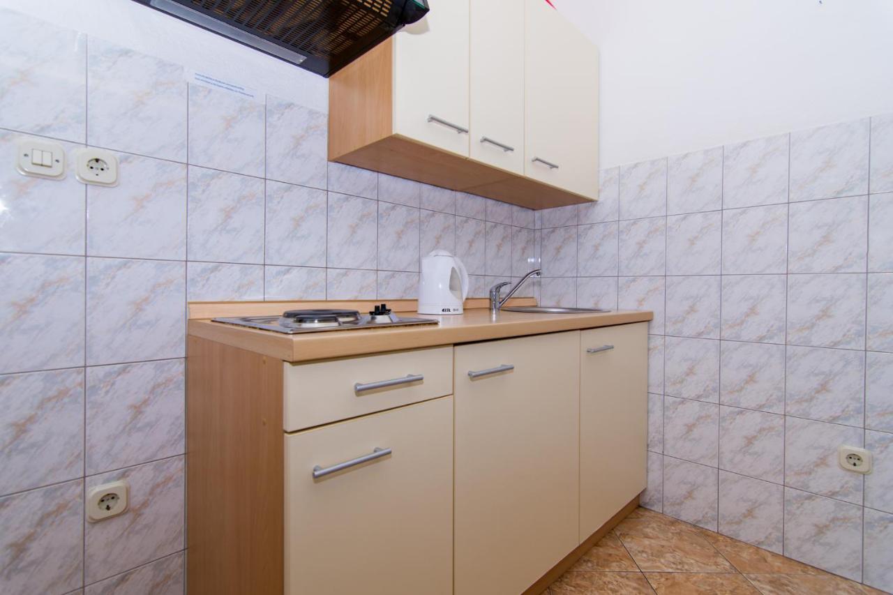 Holidays Apartments Slanada With Terrace And Sea View, Near The Beach & Town Trogir, Free Parking, Quiet Place On Peninsula Ciovo Extérieur photo