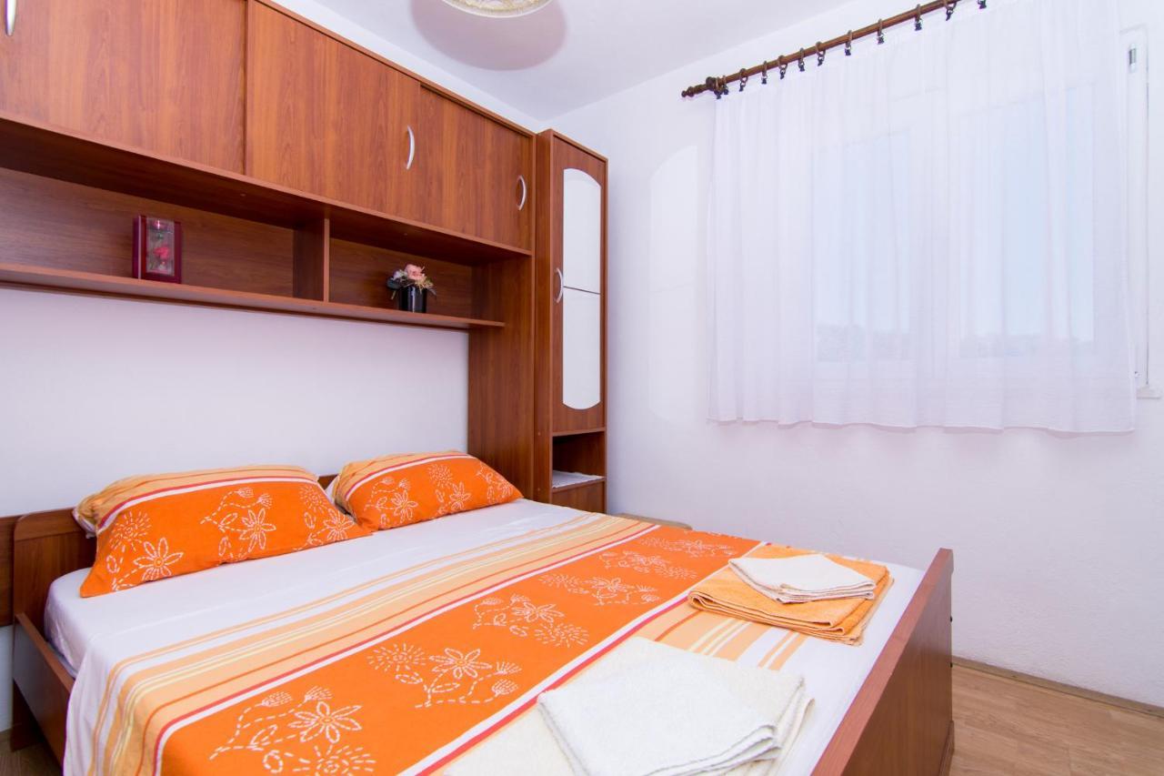 Holidays Apartments Slanada With Terrace And Sea View, Near The Beach & Town Trogir, Free Parking, Quiet Place On Peninsula Ciovo Extérieur photo