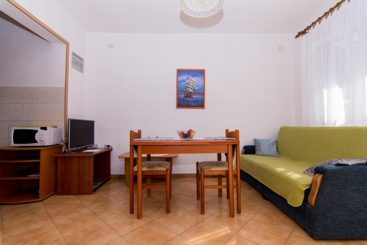 Holidays Apartments Slanada With Terrace And Sea View, Near The Beach & Town Trogir, Free Parking, Quiet Place On Peninsula Ciovo Extérieur photo