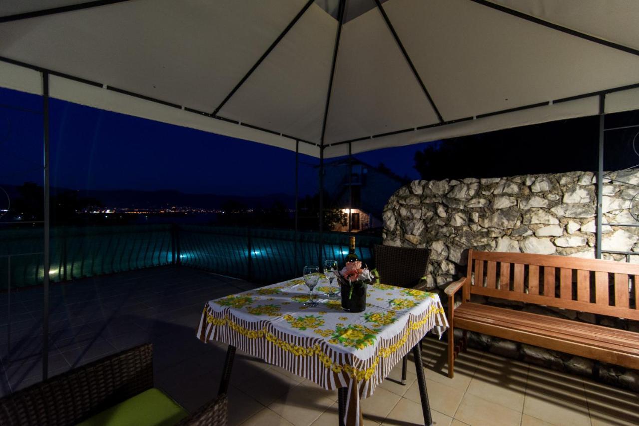 Holidays Apartments Slanada With Terrace And Sea View, Near The Beach & Town Trogir, Free Parking, Quiet Place On Peninsula Ciovo Extérieur photo